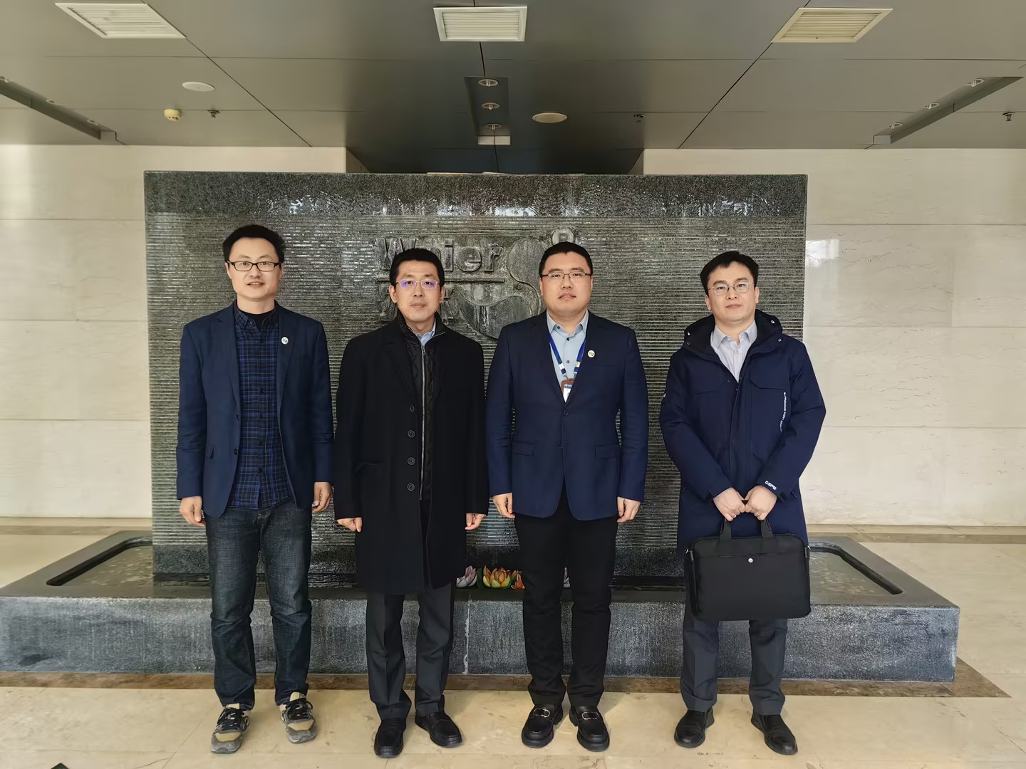 廣發(fā)銀行訪問團一行到海利爾參觀洽談