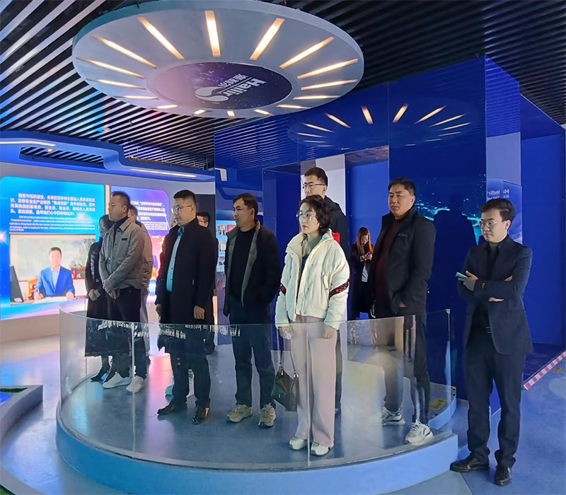 城陽(yáng)街道商會(huì)企業(yè)家來(lái)海利爾參觀交流學(xué)習(xí)